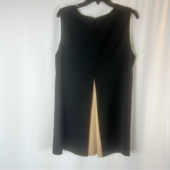 Chicos Modest Sleeveless RoundNeck Center
Slit. Women's Top Black with Tan Sz:2 - Picture 1 of 12